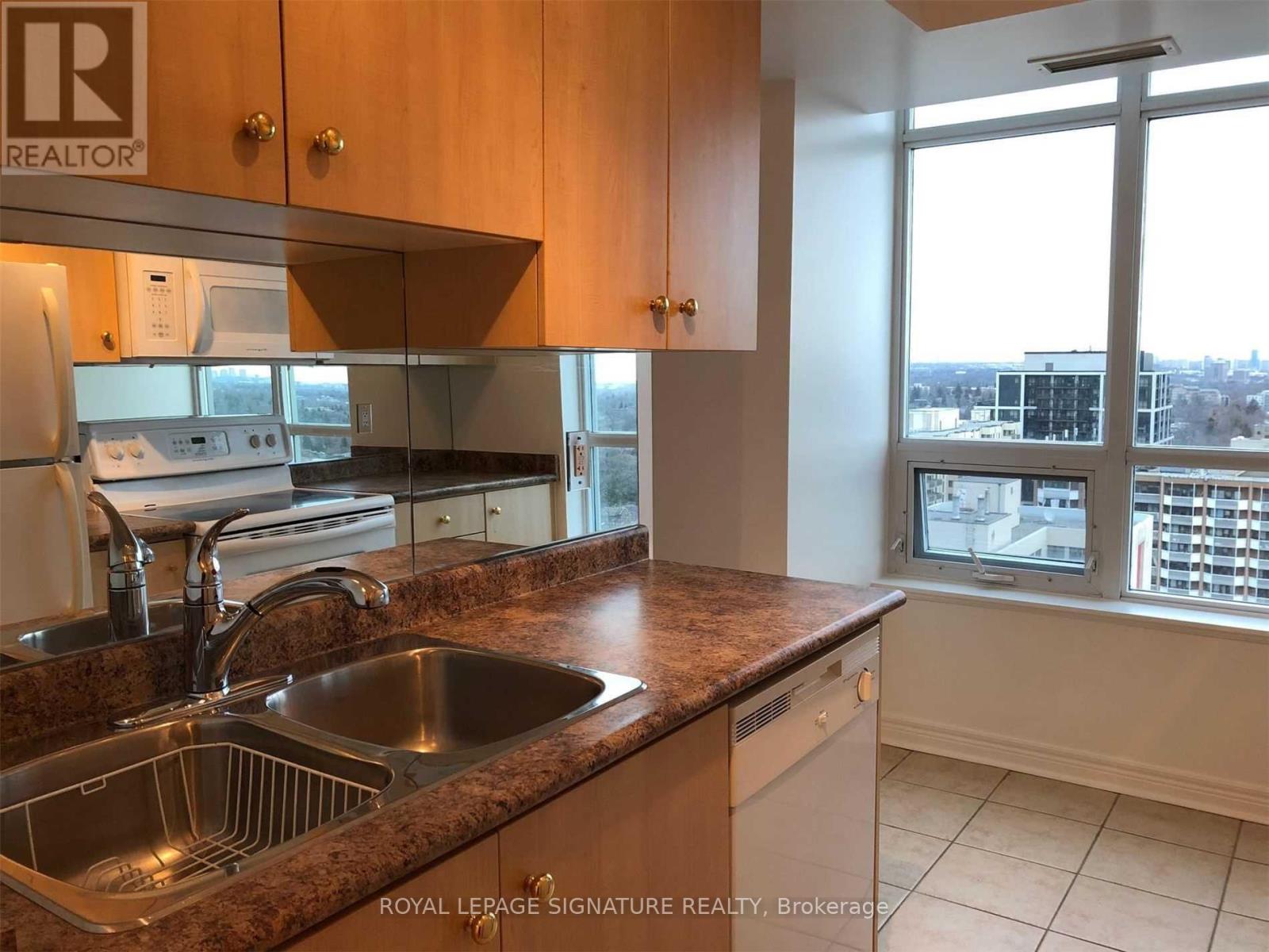 1807 - 212 Eglinton Avenue E, Toronto, Ontario  M4P 0A3 - Photo 3 - C12687002