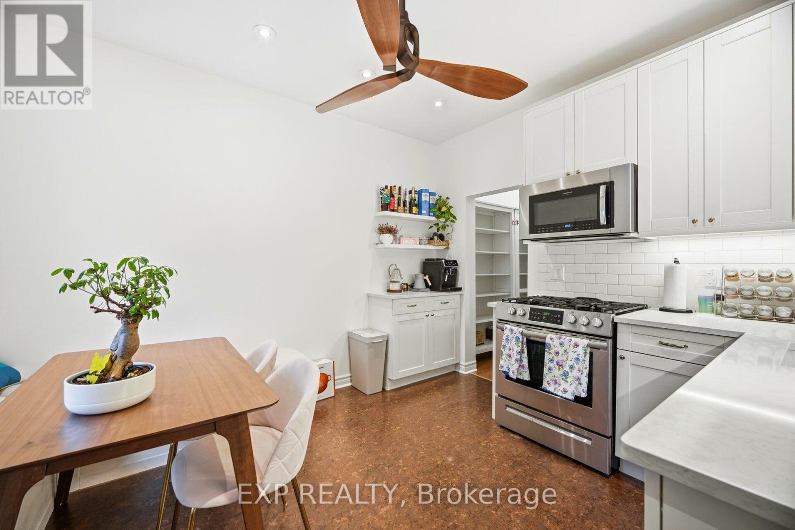 A - 402 Woodfield Road, Toronto, Ontario  M4L 2X1 - Photo 10 - E12687016