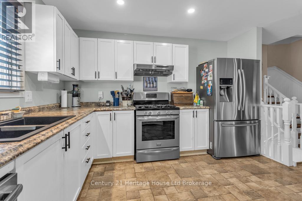 47 Beckett Boulevard, Tillsonburg, Ontario  N4G 5N3 - Photo 8 - X12686974