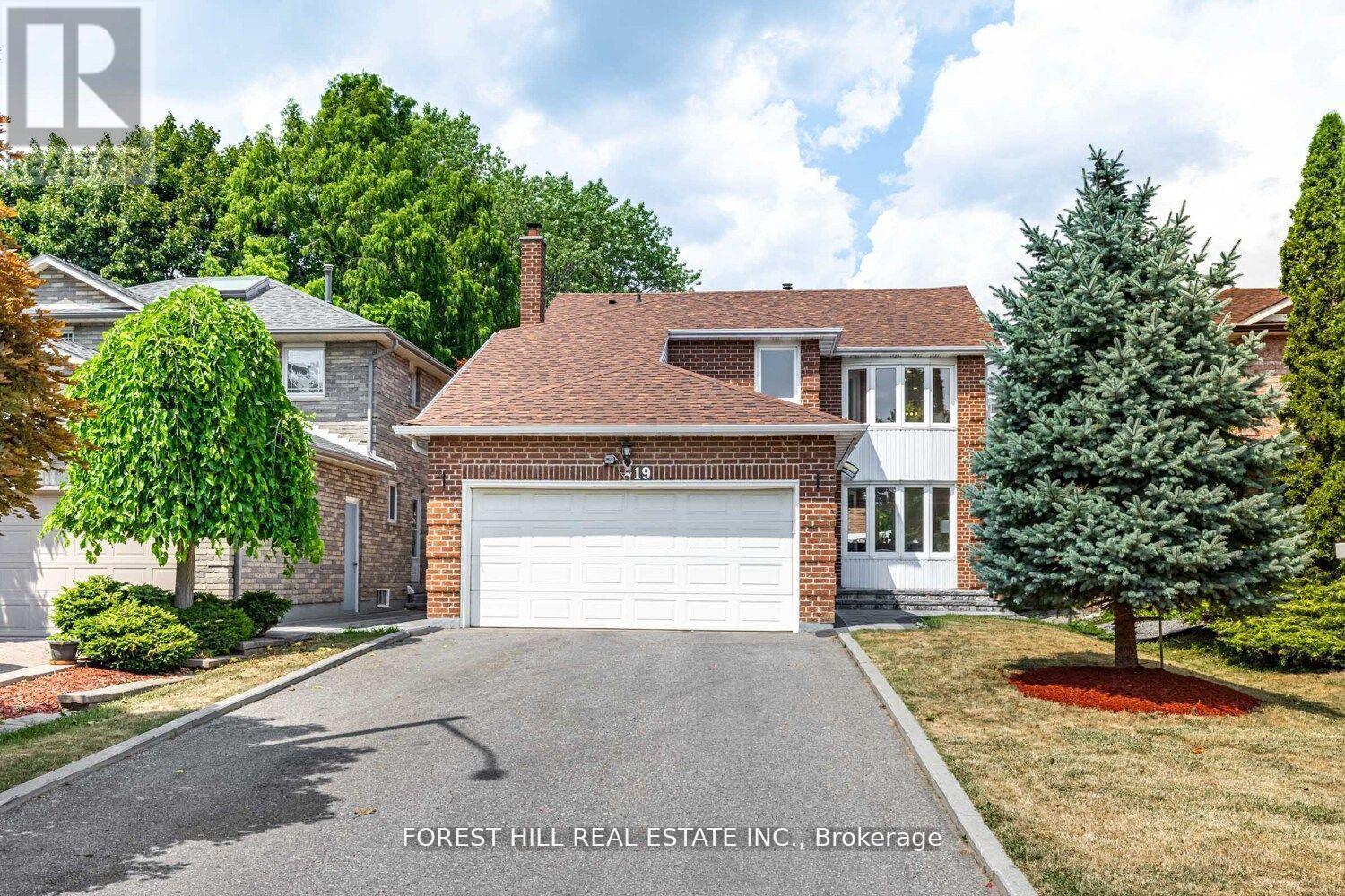 19 ELEANOR CIRCLE, Richmond Hill, Ontario