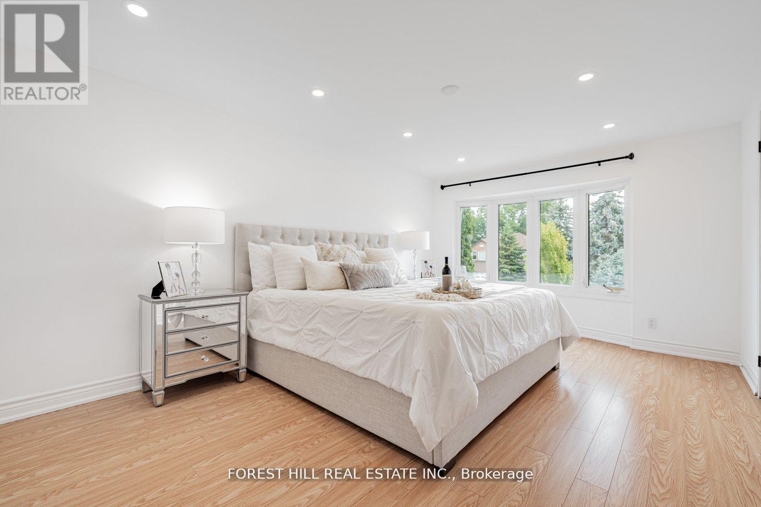 19 Eleanor Circle, Richmond Hill, Ontario  L4C 6K6 - Photo 20 - N12686838