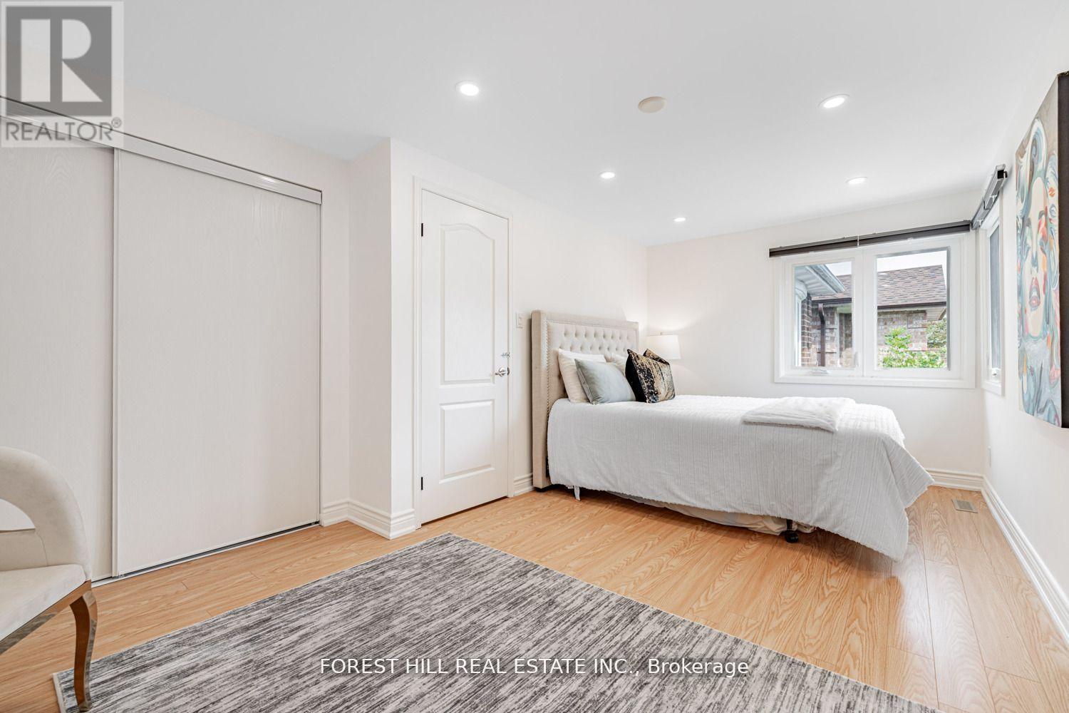 19 Eleanor Circle, Richmond Hill, Ontario  L4C 6K6 - Photo 23 - N12686838