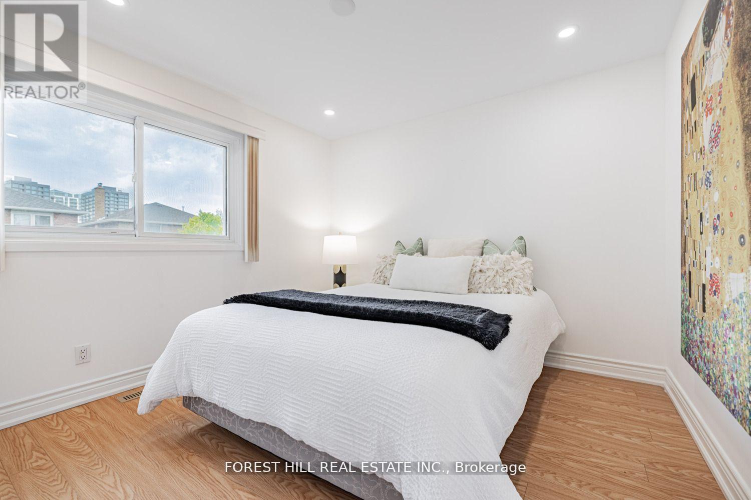 19 Eleanor Circle, Richmond Hill, Ontario  L4C 6K6 - Photo 24 - N12686838