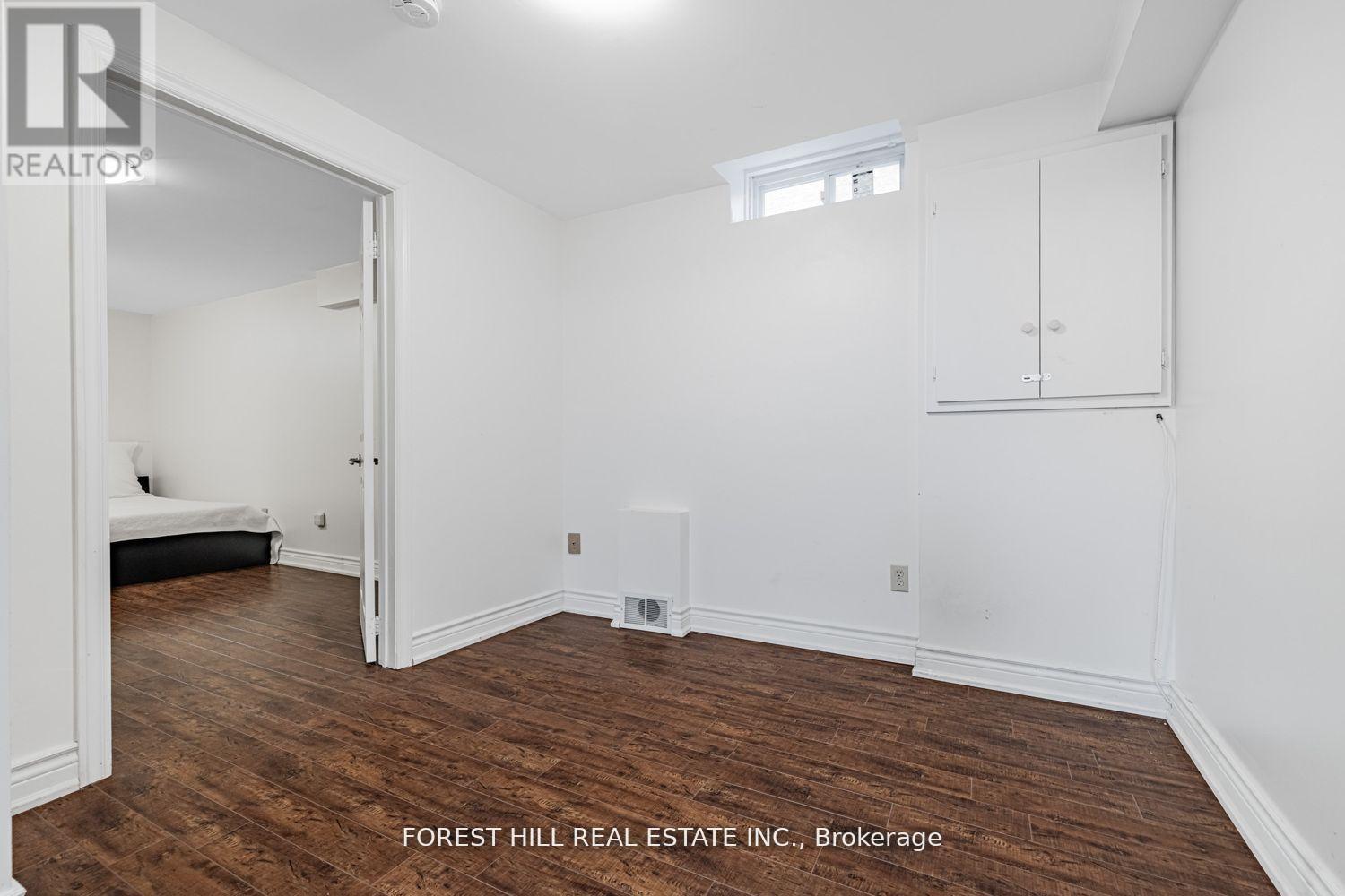 19 Eleanor Circle, Richmond Hill, Ontario  L4C 6K6 - Photo 31 - N12686838