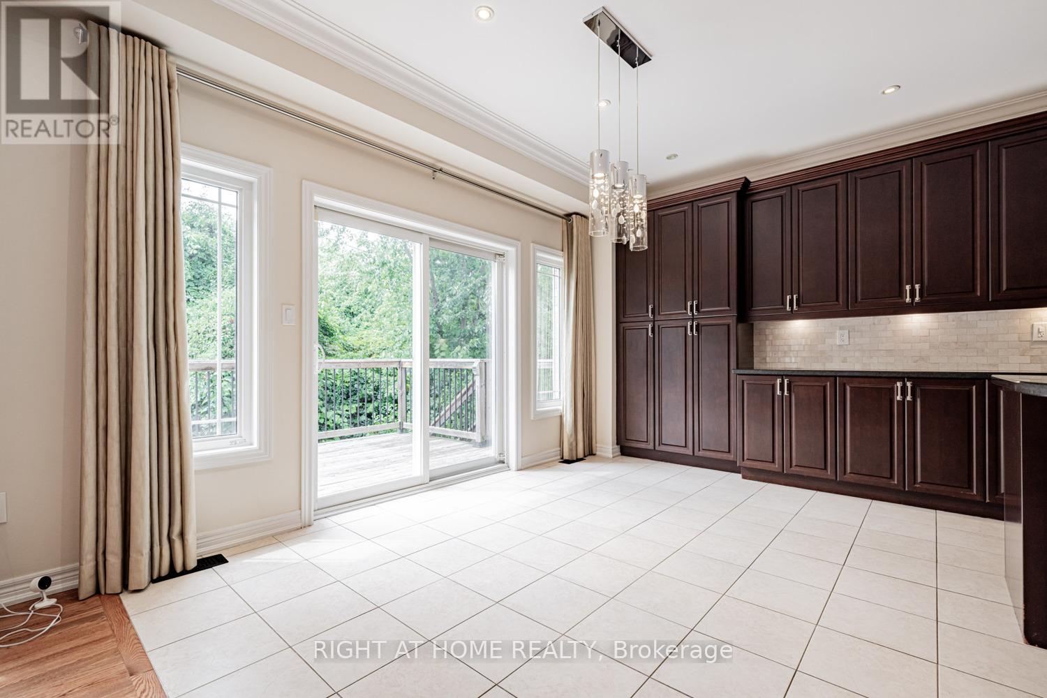 67 Timna Crescent, Vaughan, Ontario  L6A 4L7 - Photo 11 - N12686878