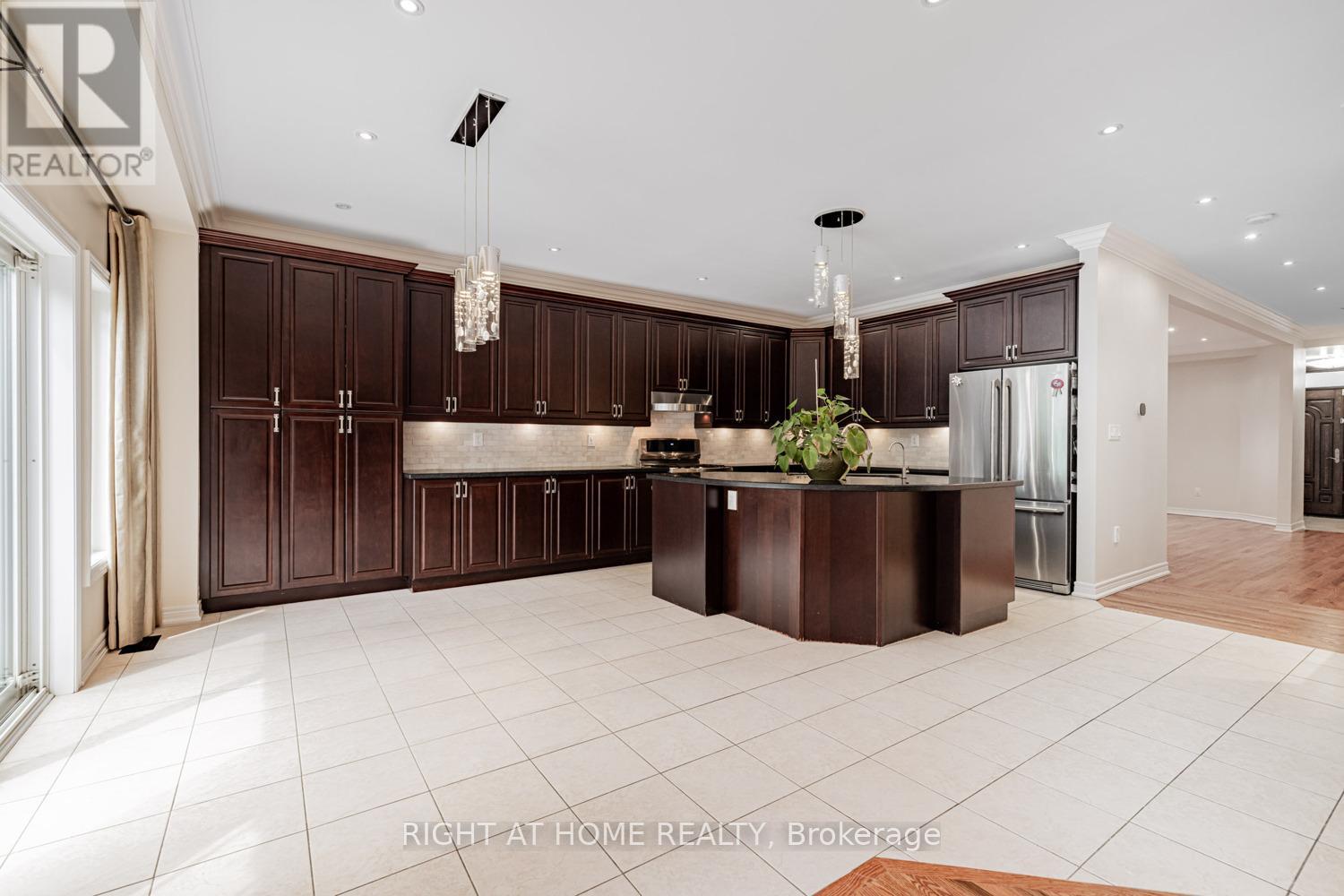 67 Timna Crescent, Vaughan, Ontario  L6A 4L7 - Photo 14 - N12686878