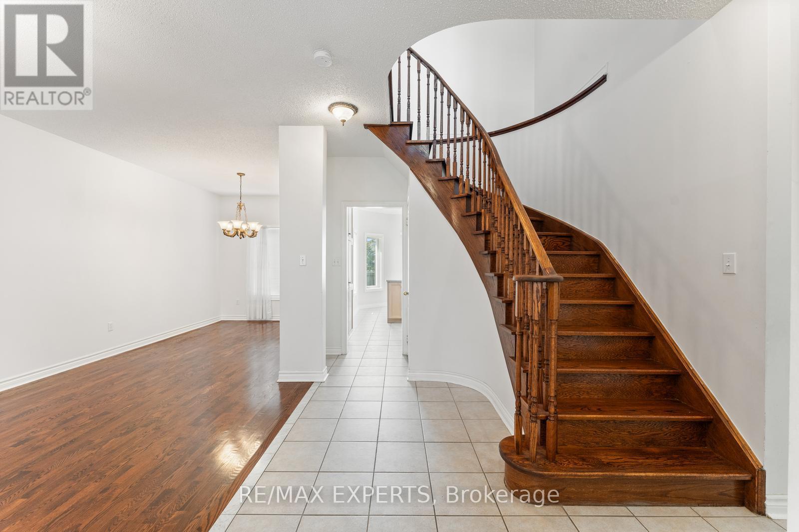 157 Cherokee Drive, Vaughan, Ontario  L6A 2M7 - Photo 10 - N12686982