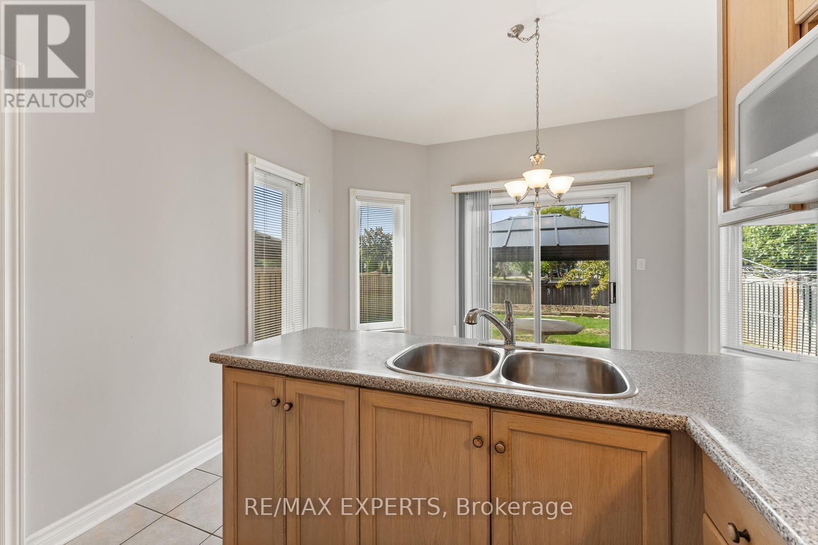 157 Cherokee Drive, Vaughan, Ontario  L6A 2M7 - Photo 18 - N12686982