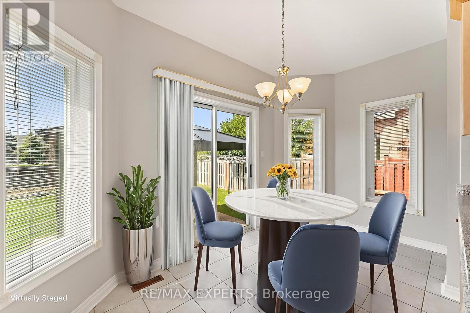 157 Cherokee Drive, Vaughan, Ontario  L6A 2M7 - Photo 3 - N12686982