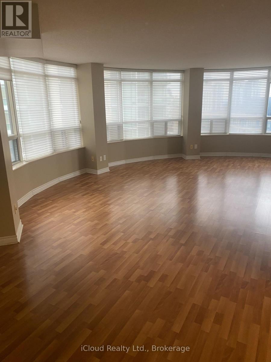 1807 - 3880 Duke Of York Boulevard, Mississauga, Ontario  L5B 4M7 - Photo 8 - W12663002