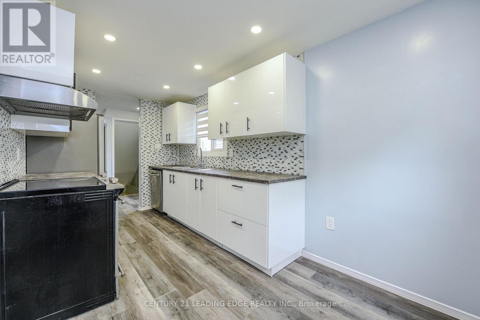 169 Hickling Trail, Barrie (Grove East), Ontario  L4M 5V1 - Photo 12 - S12687012