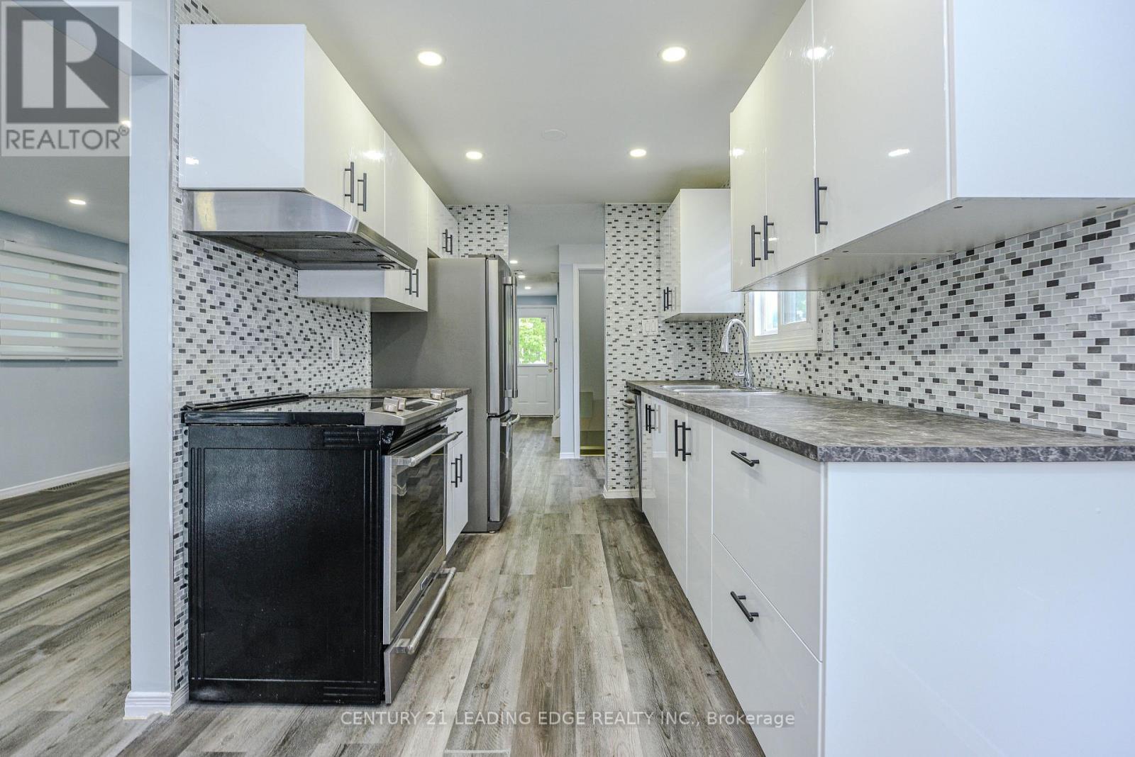 169 Hickling Trail, Barrie (Grove East), Ontario  L4M 5V1 - Photo 14 - S12687012