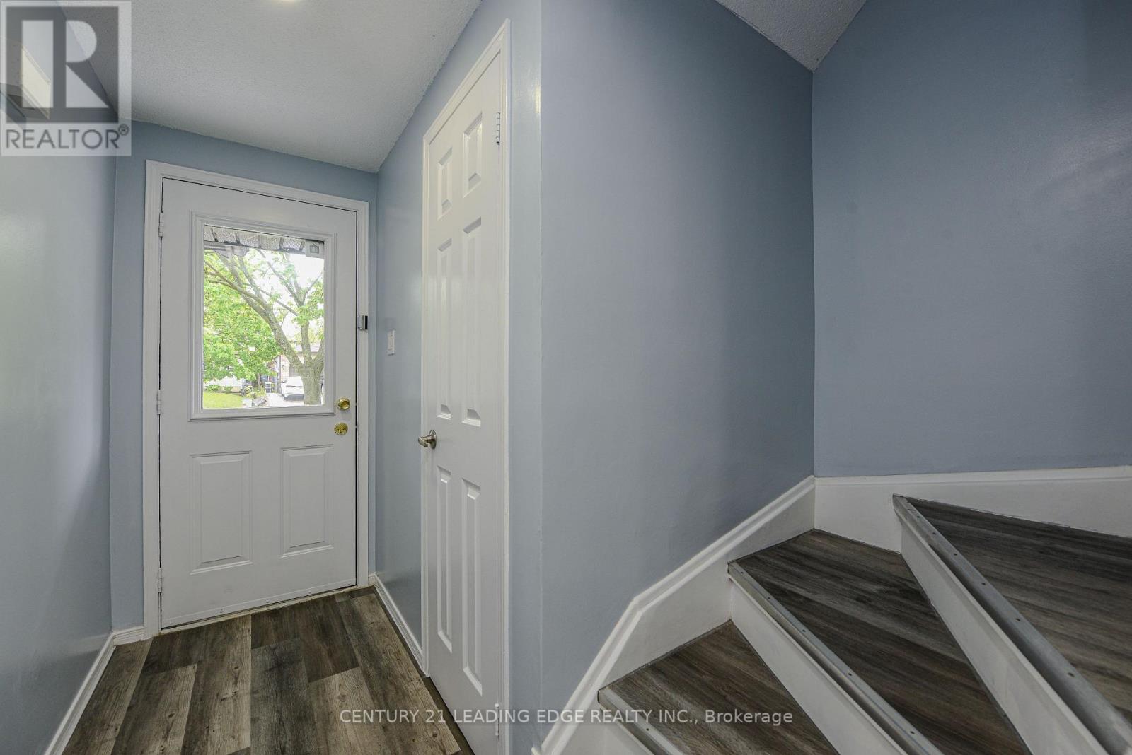 169 Hickling Trail, Barrie (Grove East), Ontario  L4M 5V1 - Photo 4 - S12687012