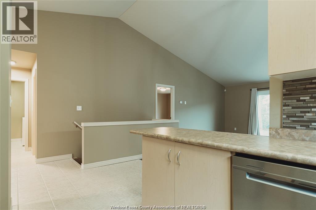 11448 Firgrove, Windsor, Ontario  N8P 1L9 - Photo 7 - 26000836