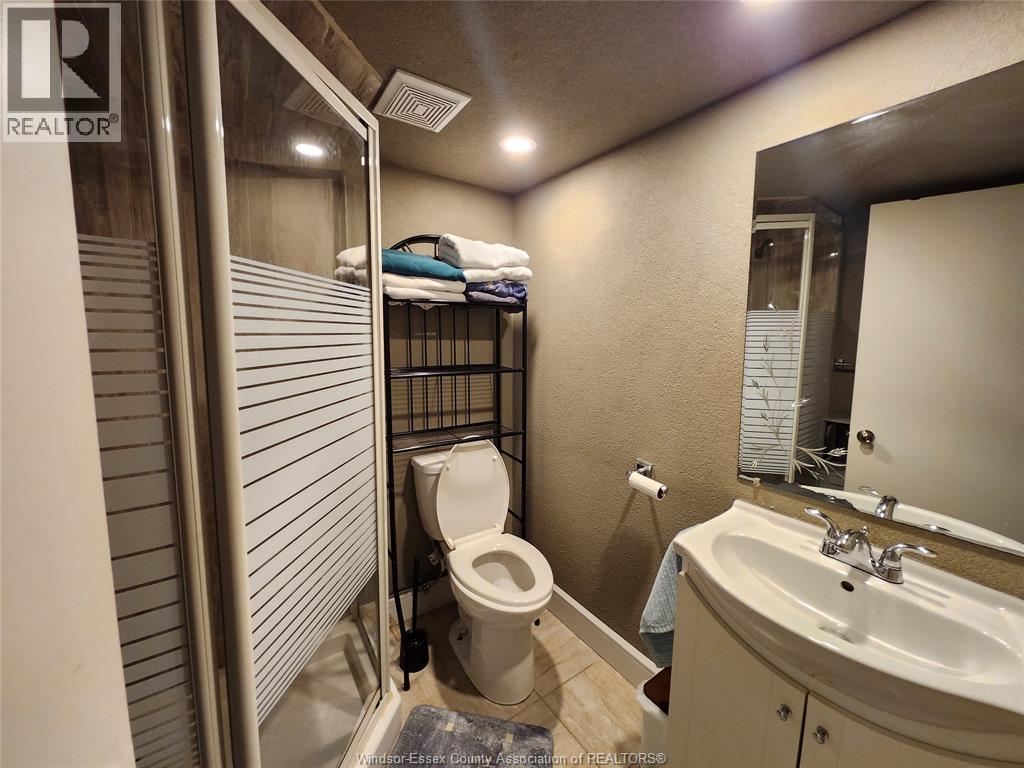 1827 St. Luke, Windsor, Ontario  N8W 3W8 - Photo 10 - 26000825