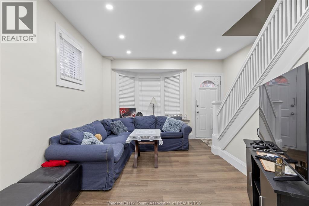 114 Elm, Windsor, Ontario  N9A 5G8 - Photo 4 - 26000823