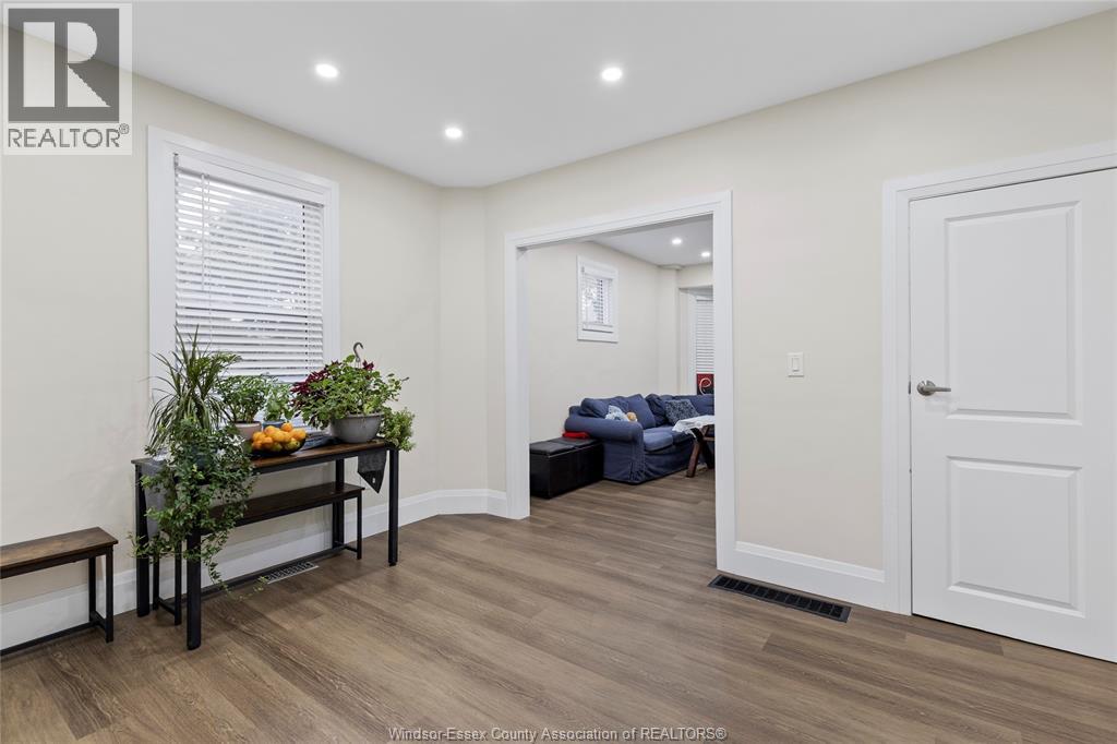 114 Elm, Windsor, Ontario  N9A 5G8 - Photo 5 - 26000823