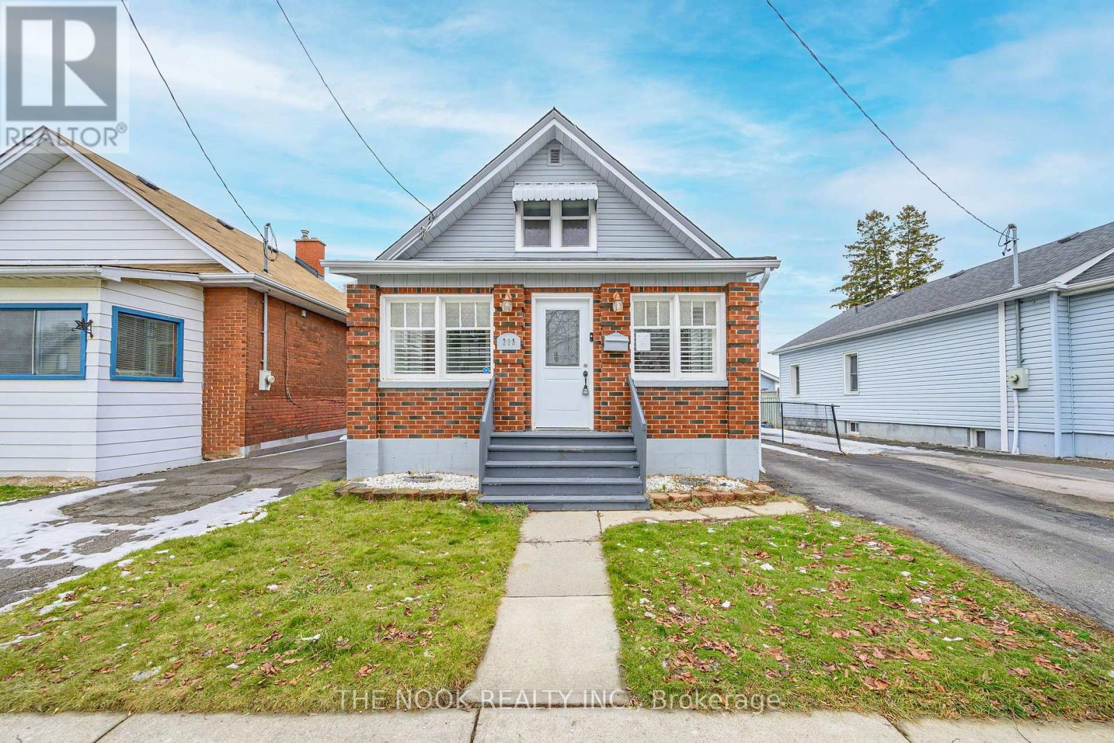 219 Verdun Road, Oshawa, Ontario  L1H 5T1 - Photo 2 - E12685736