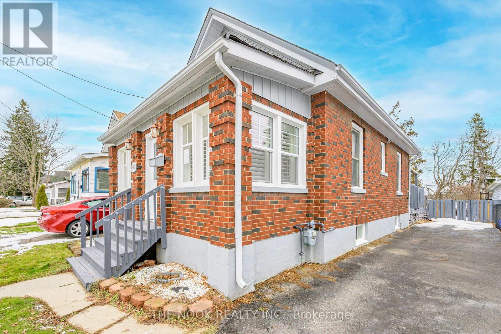 219 Verdun Road, Oshawa, Ontario  L1H 5T1 - Photo 3 - E12685736