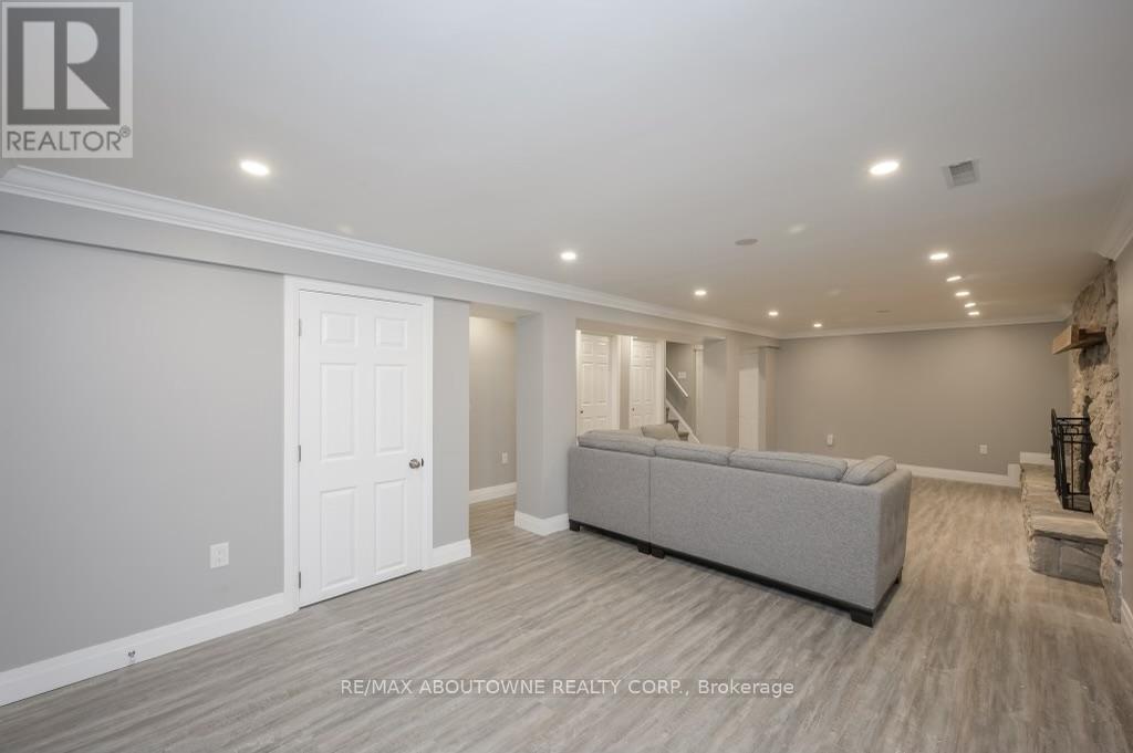 2444 Woburn Crescent, Oakville, Ontario  L6L 5E9 - Photo 10 - W12686820