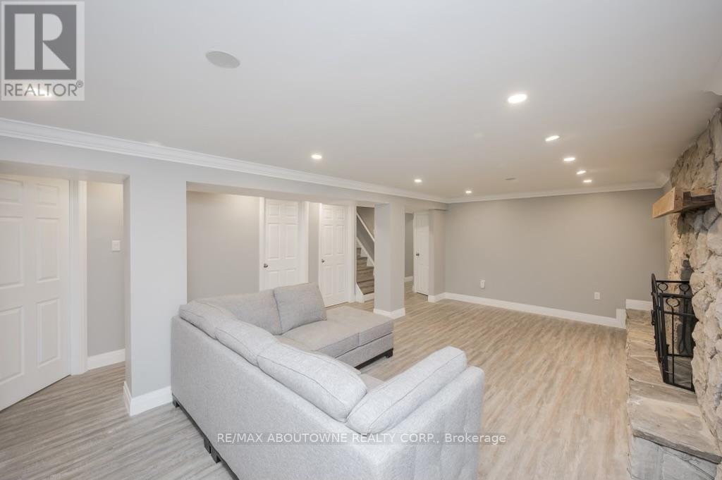 2444 Woburn Crescent, Oakville, Ontario  L6L 5E9 - Photo 11 - W12686820