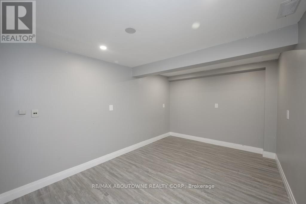 2444 Woburn Crescent, Oakville, Ontario  L6L 5E9 - Photo 12 - W12686820