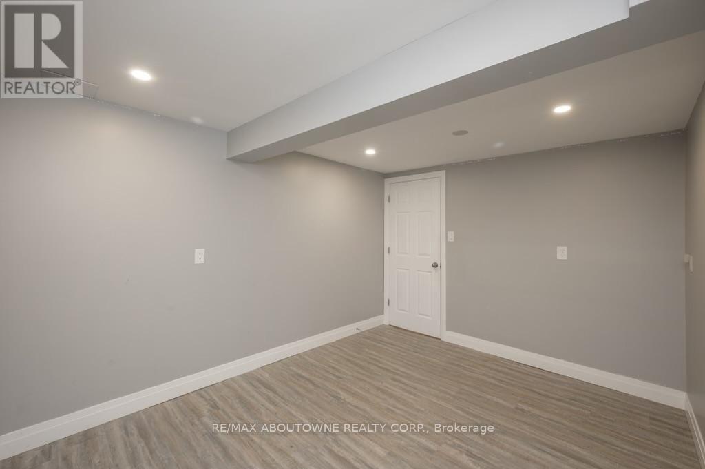 2444 Woburn Crescent, Oakville, Ontario  L6L 5E9 - Photo 13 - W12686820