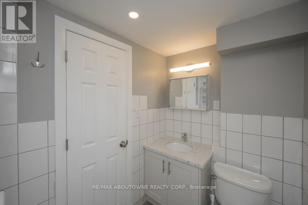 2444 Woburn Crescent, Oakville, Ontario  L6L 5E9 - Photo 16 - W12686820