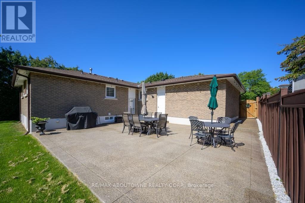 2444 Woburn Crescent, Oakville, Ontario  L6L 5E9 - Photo 19 - W12686820