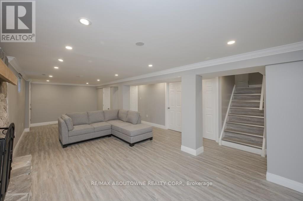 2444 Woburn Crescent, Oakville, Ontario  L6L 5E9 - Photo 9 - W12686820