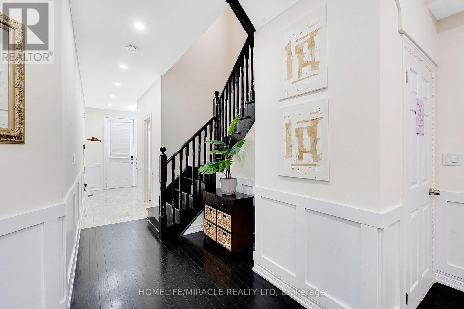 10 Dalecrest Road, Brampton, Ontario  L6X 5N3 - Photo 10 - W12686842