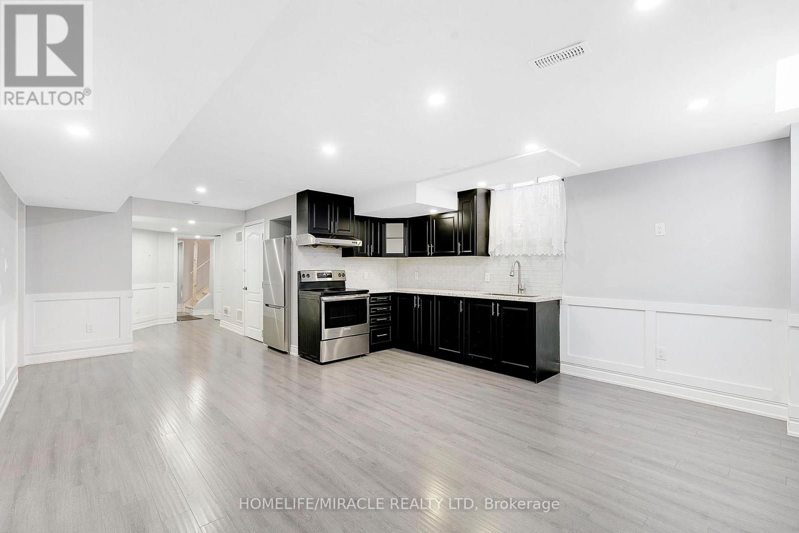 10 Dalecrest Road, Brampton, Ontario  L6X 5N3 - Photo 37 - W12686842