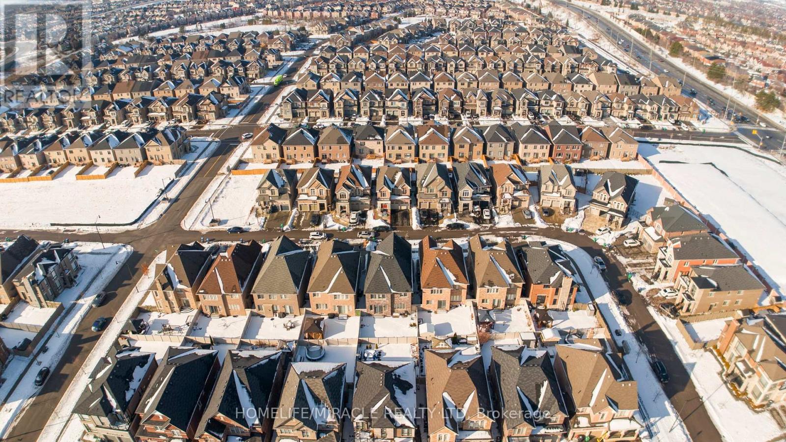 10 Dalecrest Road, Brampton, Ontario  L6X 5N3 - Photo 4 - W12686842