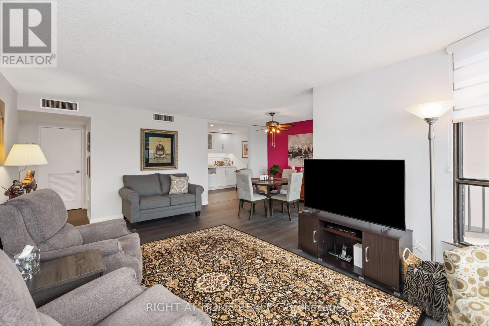 905 - 1333 Bloor Street, Mississauga, Ontario  L4Y 3T6 - Photo 7 - W12686884