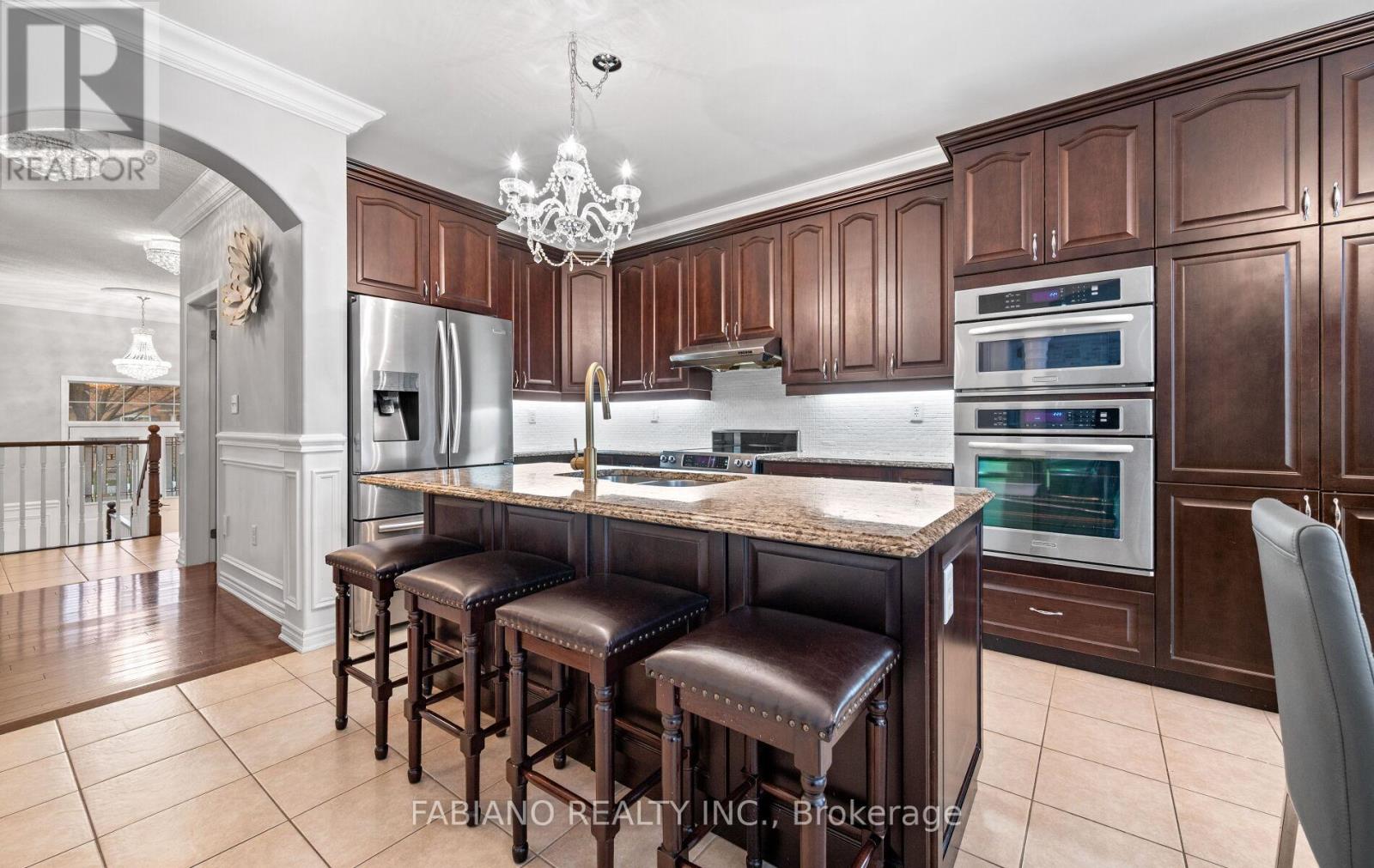 18 Birch Tree Trail, Brampton, Ontario  L6P 3M8 - Photo 10 - W12686908