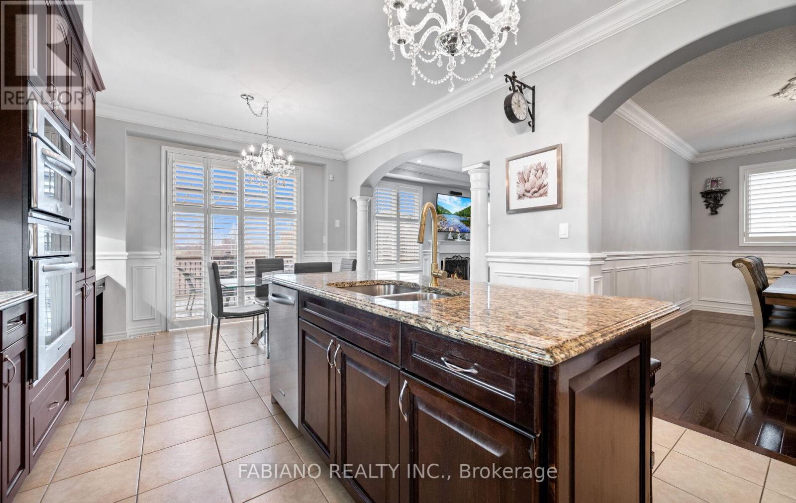 18 Birch Tree Trail, Brampton, Ontario  L6P 3M8 - Photo 12 - W12686908