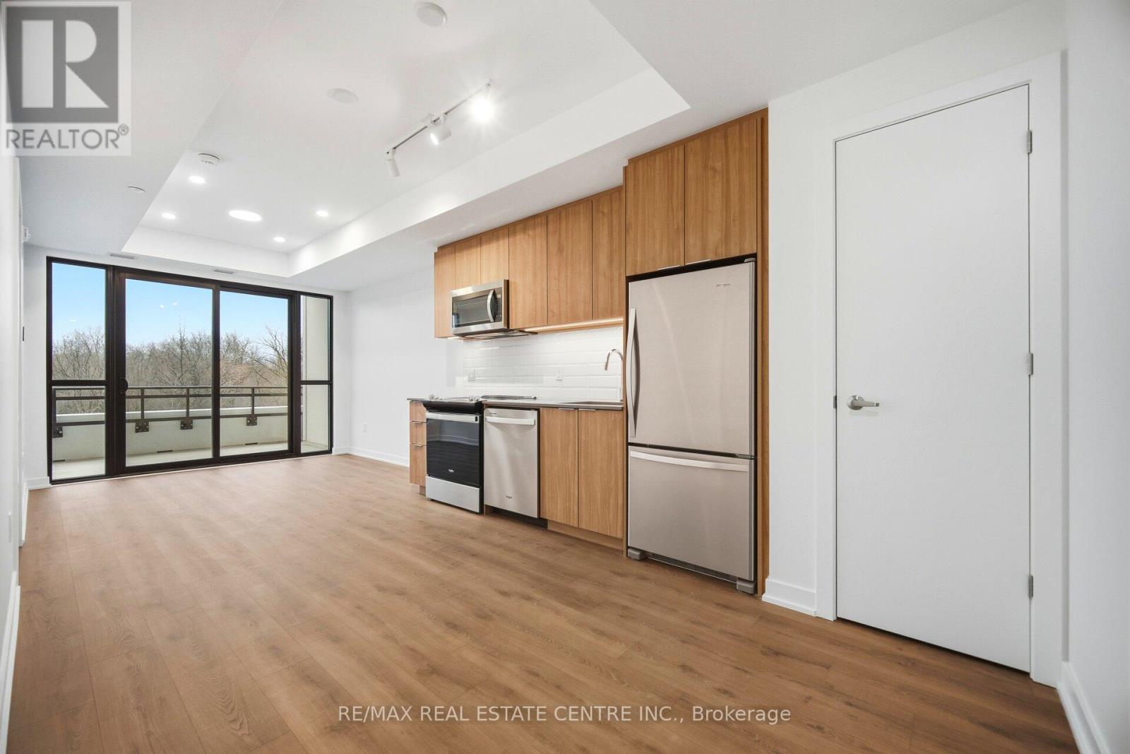 401 - 750 Whitlock Avenue, Milton, Ontario  L9E 2B4 - Photo 11 - W12686914