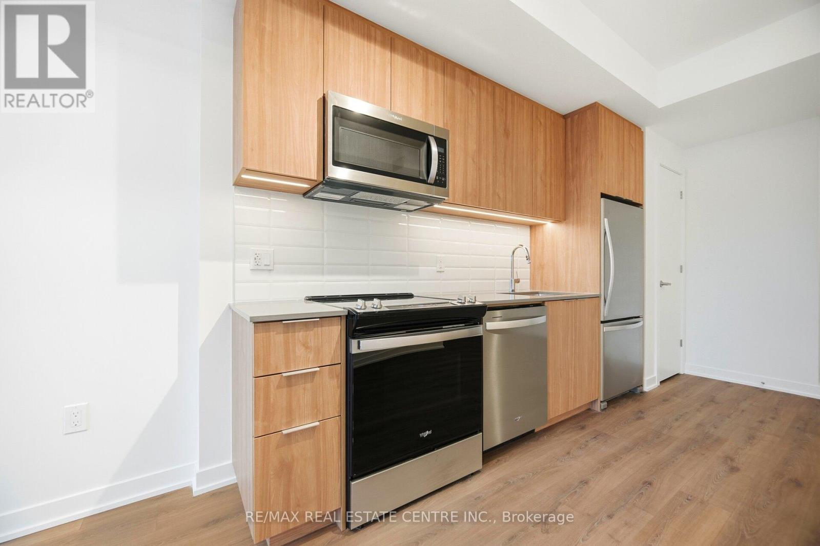 401 - 750 Whitlock Avenue, Milton, Ontario  L9E 2B4 - Photo 13 - W12686914