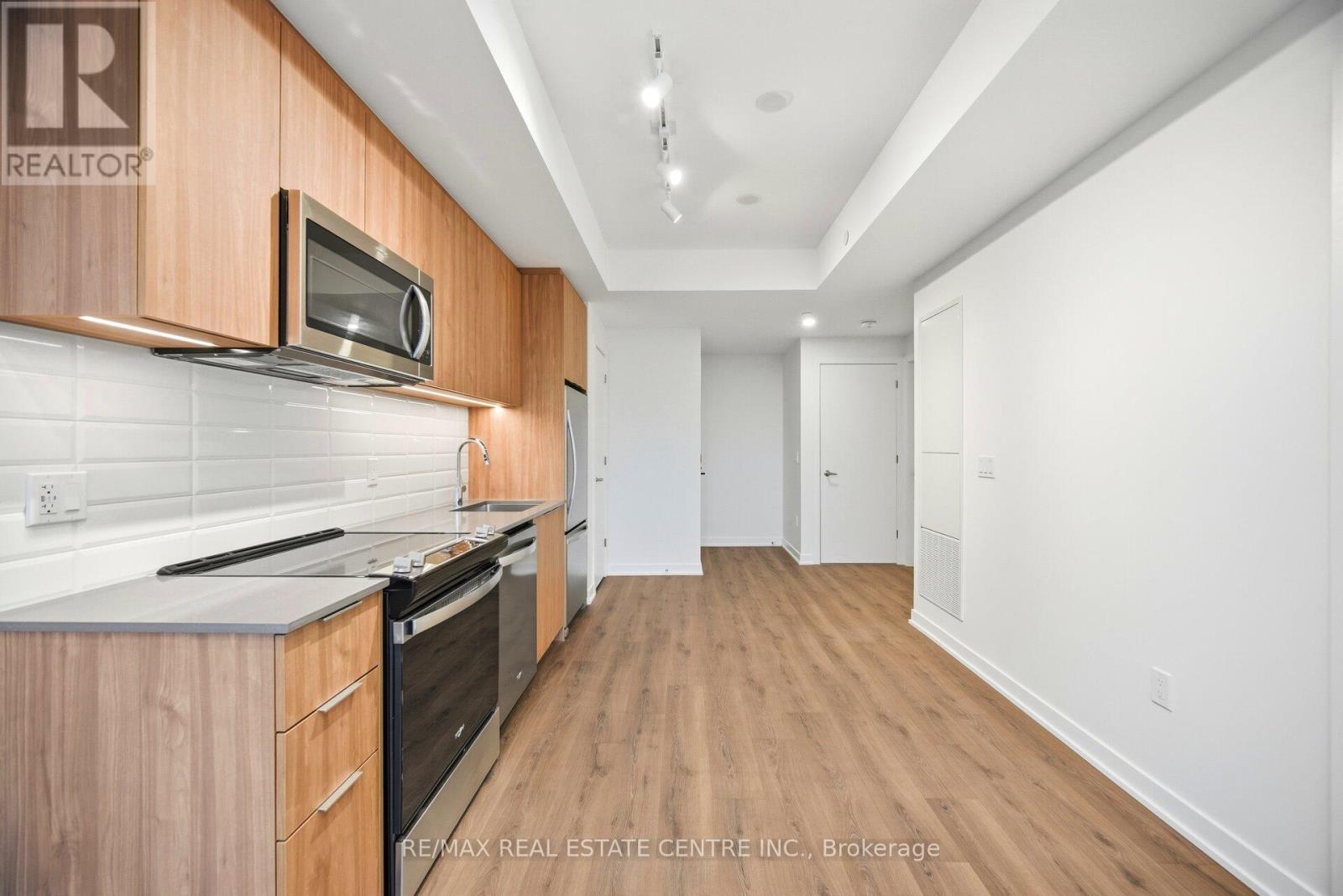 401 - 750 Whitlock Avenue, Milton, Ontario  L9E 2B4 - Photo 14 - W12686914