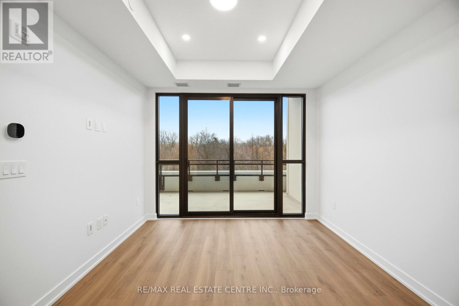 401 - 750 Whitlock Avenue, Milton, Ontario  L9E 2B4 - Photo 16 - W12686914