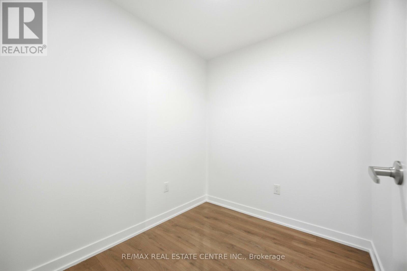 401 - 750 Whitlock Avenue, Milton, Ontario  L9E 2B4 - Photo 23 - W12686914