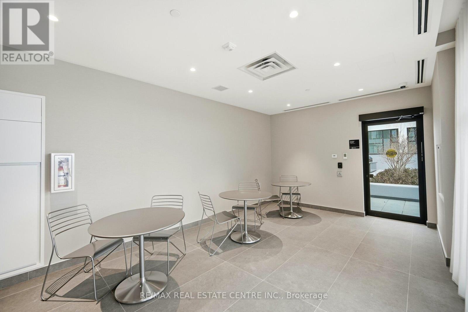 401 - 750 Whitlock Avenue, Milton, Ontario  L9E 2B4 - Photo 43 - W12686914