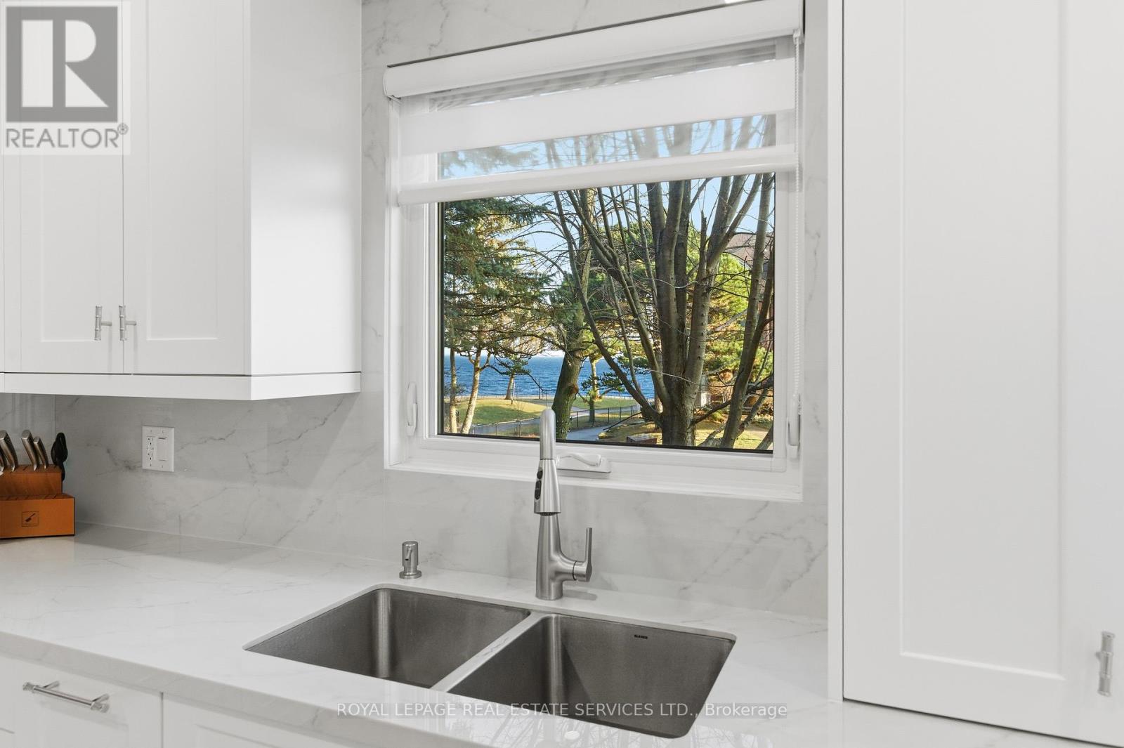 27 Southaven Place, Oakville, Ontario  L6L 6L2 - Photo 13 - W12686918