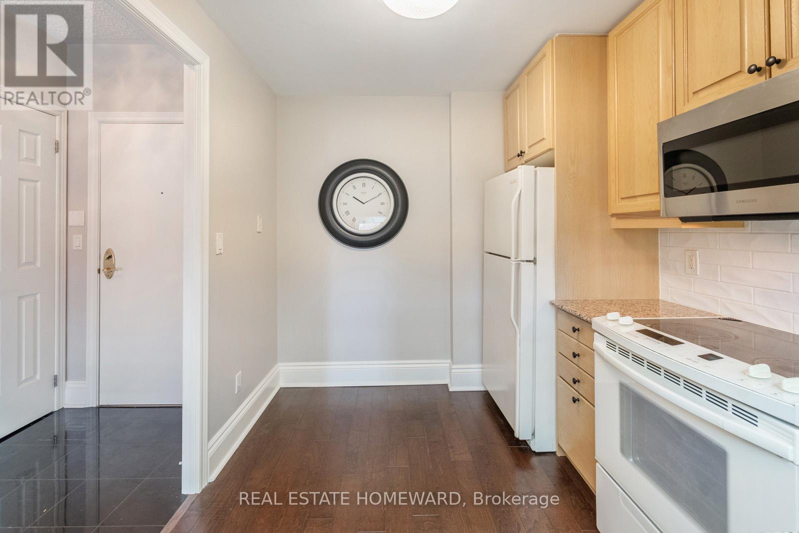 312 - 3085 Bloor Street W, Toronto, Ontario  M8X 1C9 - Photo 10 - W12686950