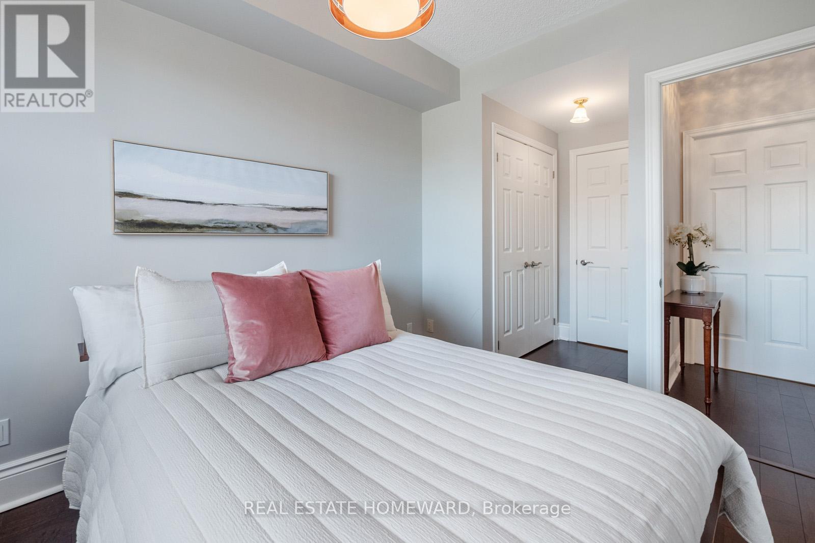 312 - 3085 Bloor Street W, Toronto, Ontario  M8X 1C9 - Photo 12 - W12686950