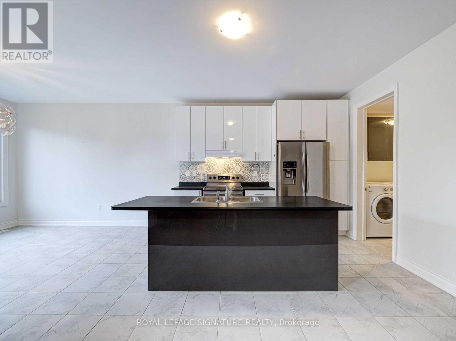 20 Dunley Crescent, Brampton, Ontario  L6X 5K3 - Photo 2 - W12686962