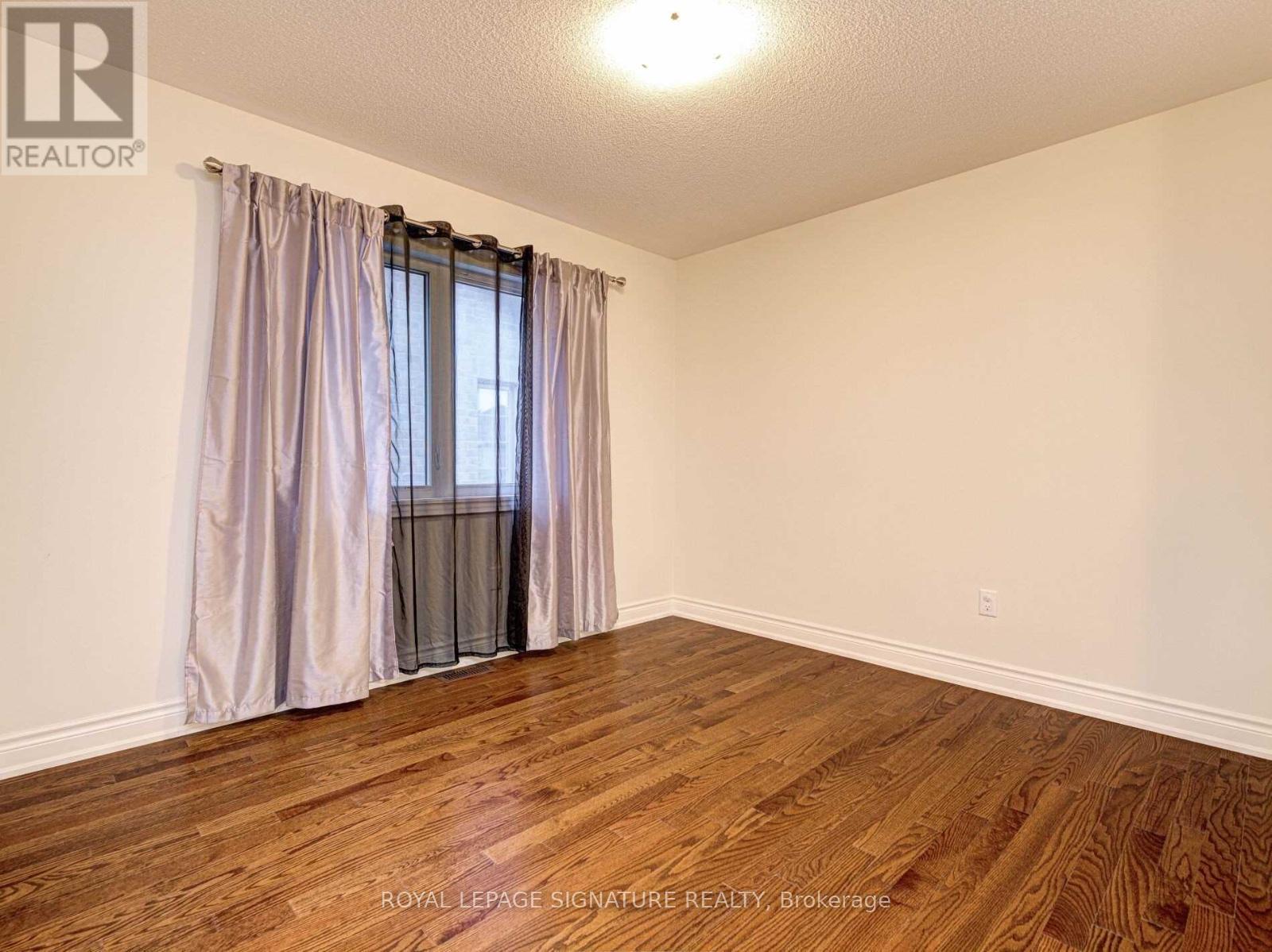 20 Dunley Crescent, Brampton, Ontario  L6X 5K3 - Photo 5 - W12686962