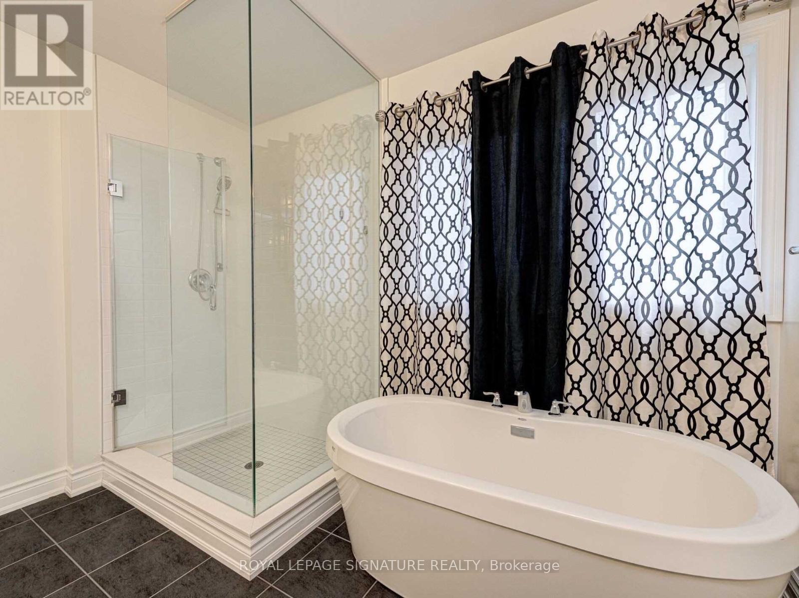 20 Dunley Crescent, Brampton, Ontario  L6X 5K3 - Photo 8 - W12686962