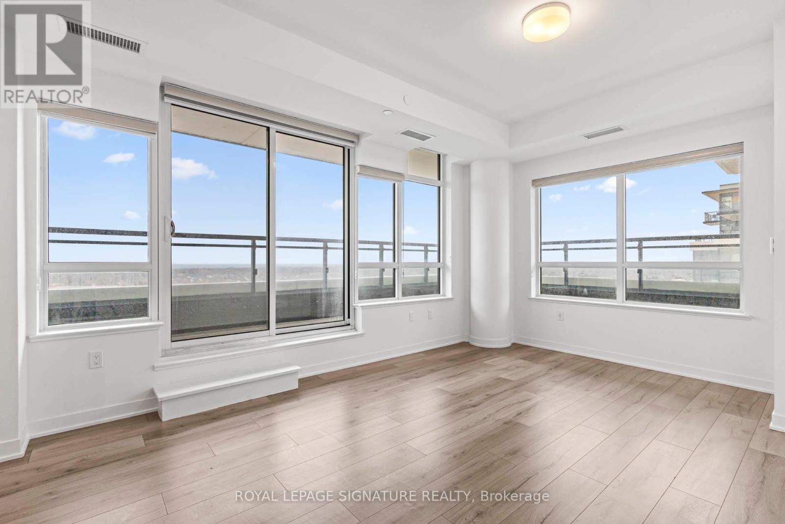 817 - 395 Dundas Street W, Oakville, Ontario  L6M 5R8 - Photo 10 - W12687010