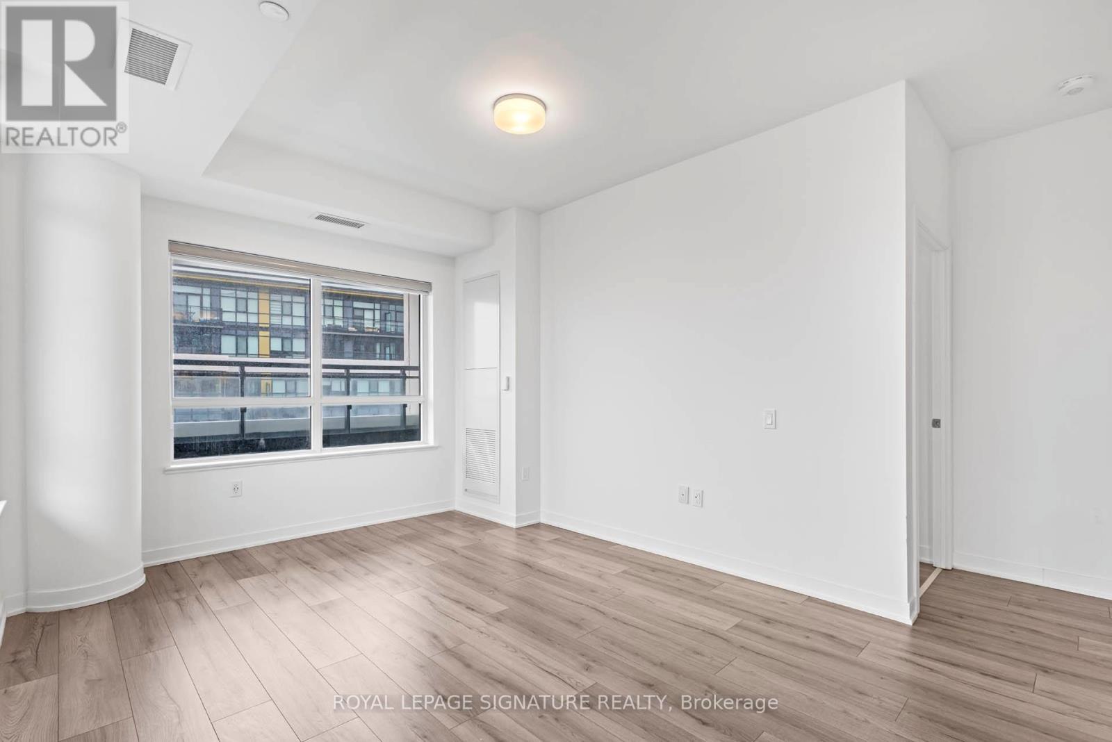 817 - 395 Dundas Street W, Oakville, Ontario  L6M 5R8 - Photo 11 - W12687010